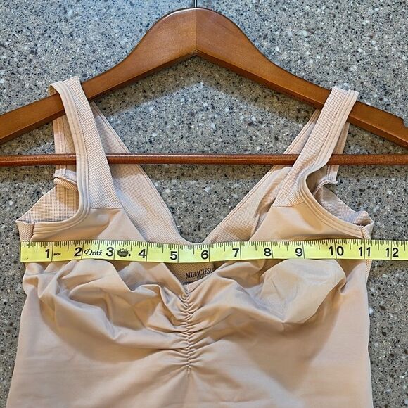 MIRACLESUIT Shapewear Tank Nude - Picture 9 of 9